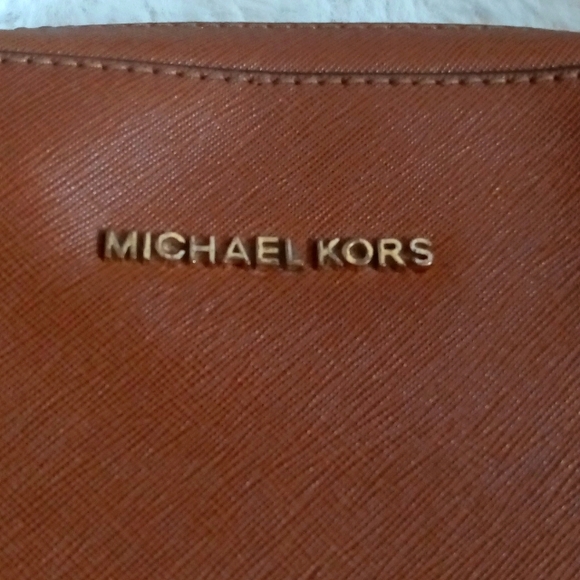 Michael Kors Crossbody - Picture 3 of 13